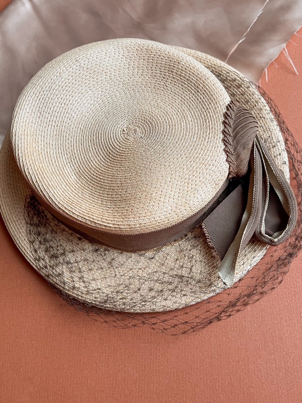 Vintage 1940s Straw Hat With Brown Netting - Picture 1 of 9
